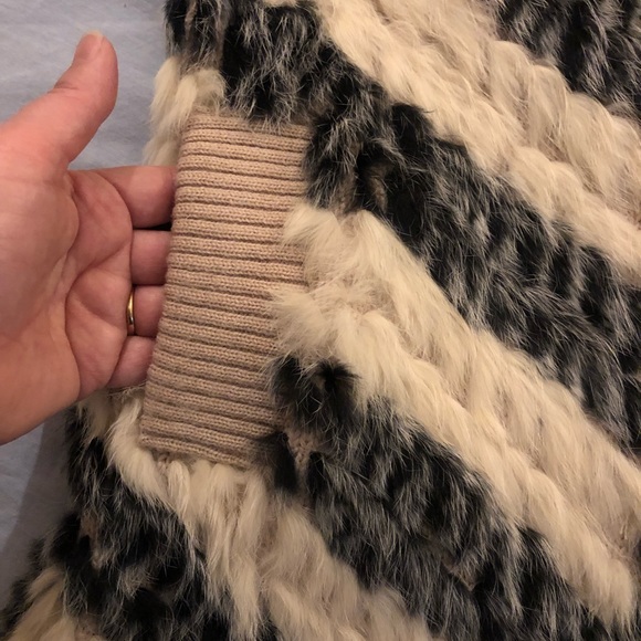 Beautiful on trend, Rabbit fur vest! - Picture 6 of 10